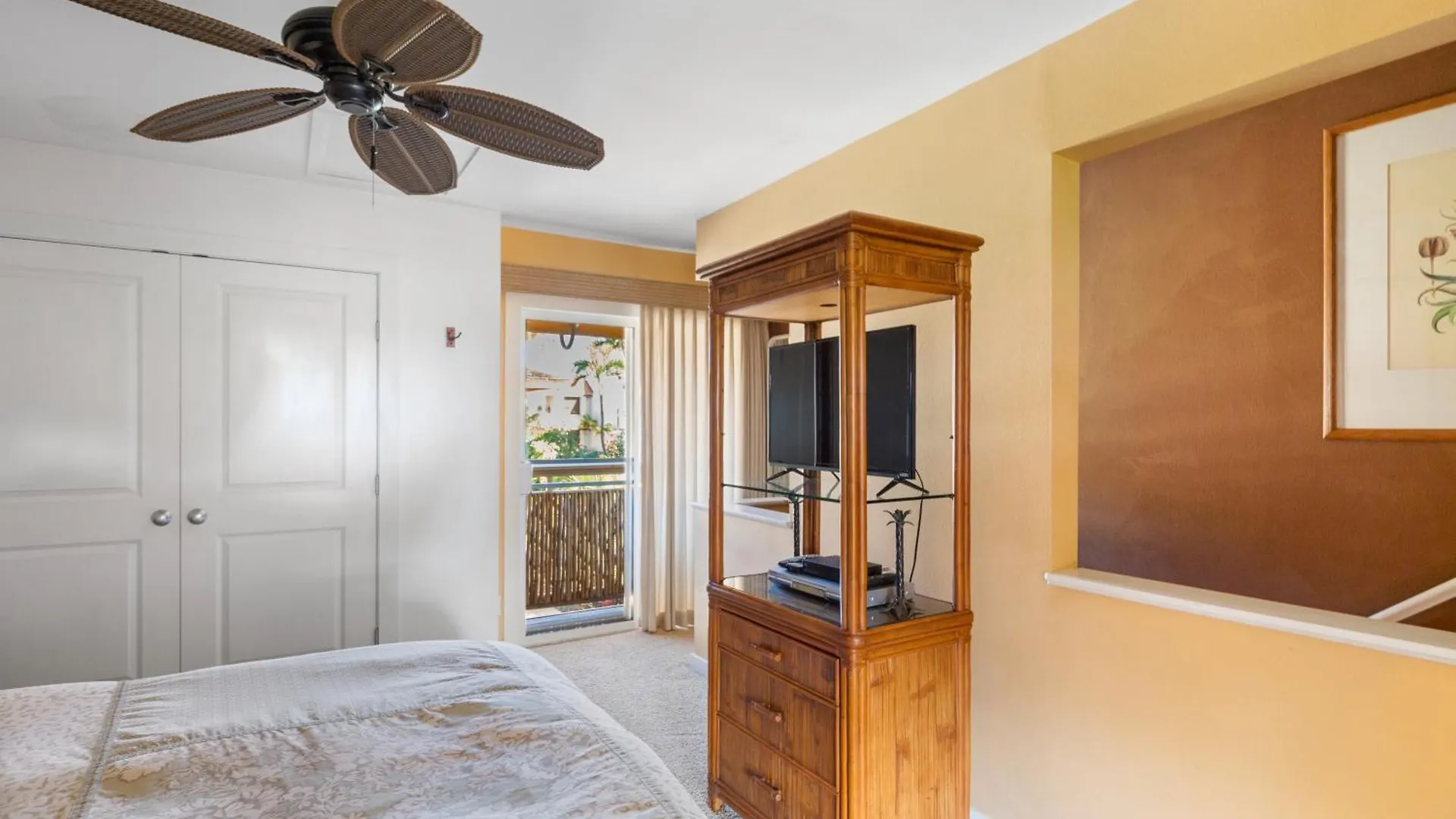 Bamboo Suite, 1 Bedroom, Sleeps 4, Pool & Bbq, Pre-Renovation Summer Sale