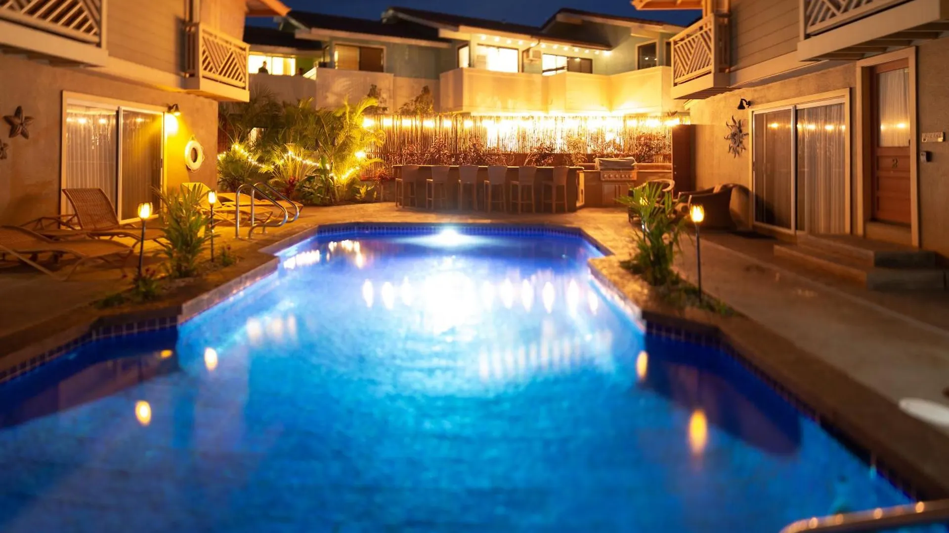 Bamboo Suite, 1 Bedroom, Sleeps 4, Pool & Bbq, Pre-Renovation Summer Sale 0*, Kihei USA